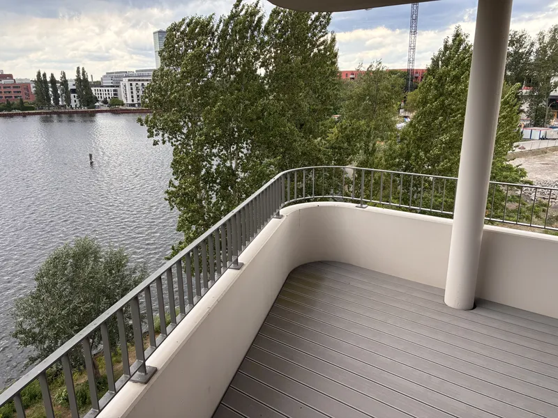 Urbanes Wohnen mit Wasserblick: 3,5-Zimmer-Wohnung in Berlin-Lichtenberg — photo 1
